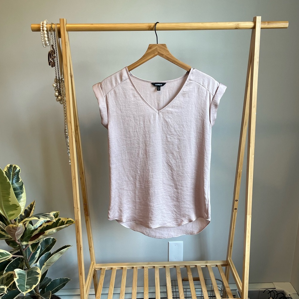 Express XS champagne short sleeve blouse